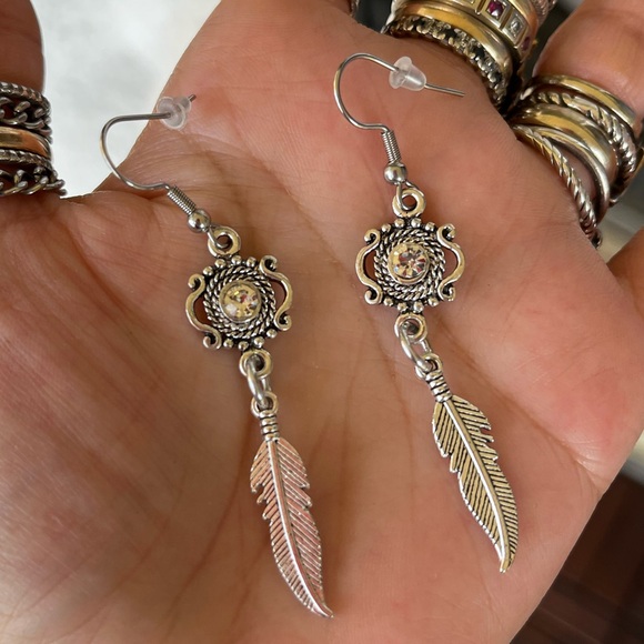 🔴SALE ! red dot items are 2 for $25 . Bundle more than 3 and its $10 each 🙂 - Picture 11 of 12